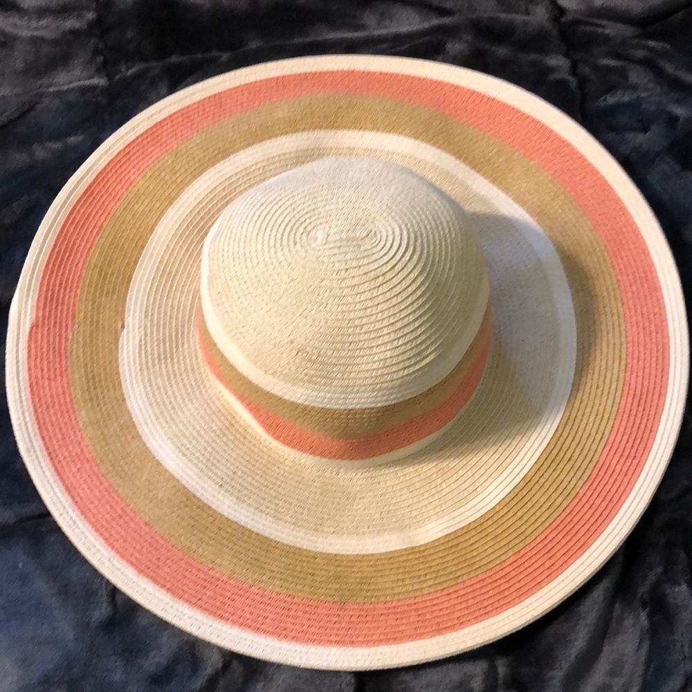 Croft and Barrow Cream, Tan and Salmon Wide Brimmed Floppy Sun/Beach Hat